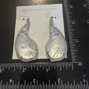 Kendra Scott Silver and Cream Earrings